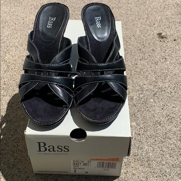 Bass heels size 8M - Picture 1 of 7